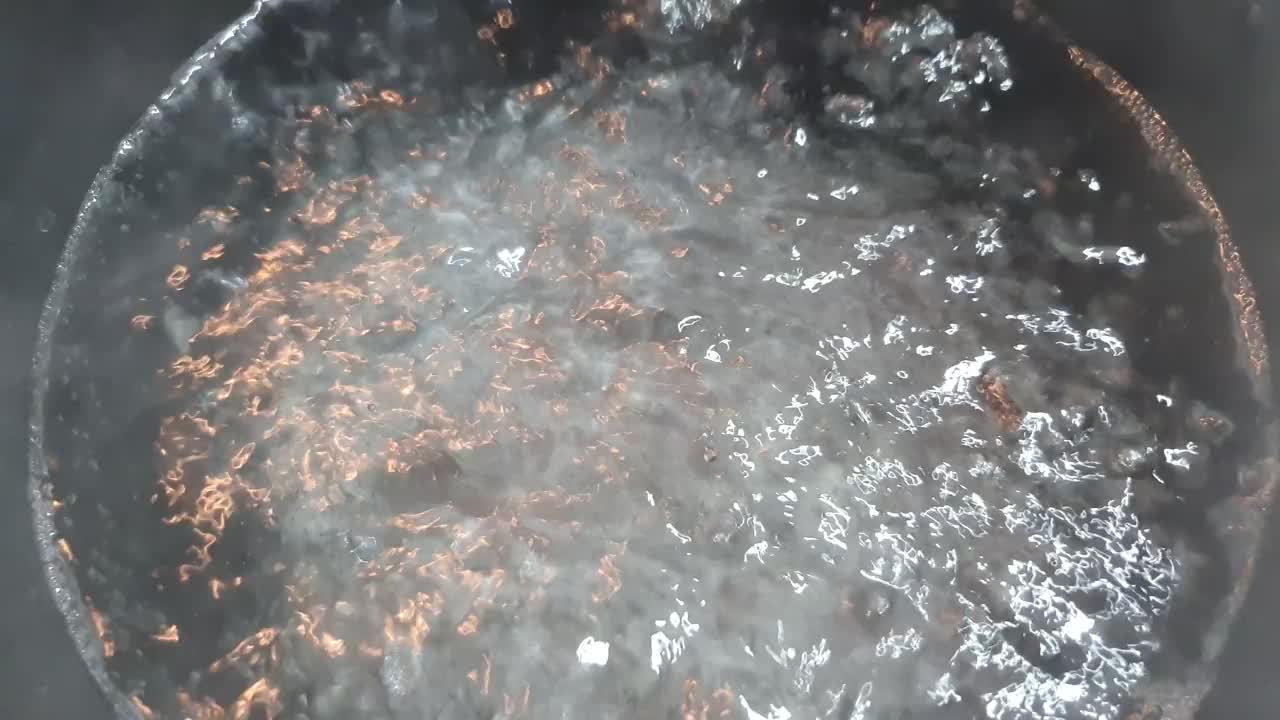 沸腾的水视频素材