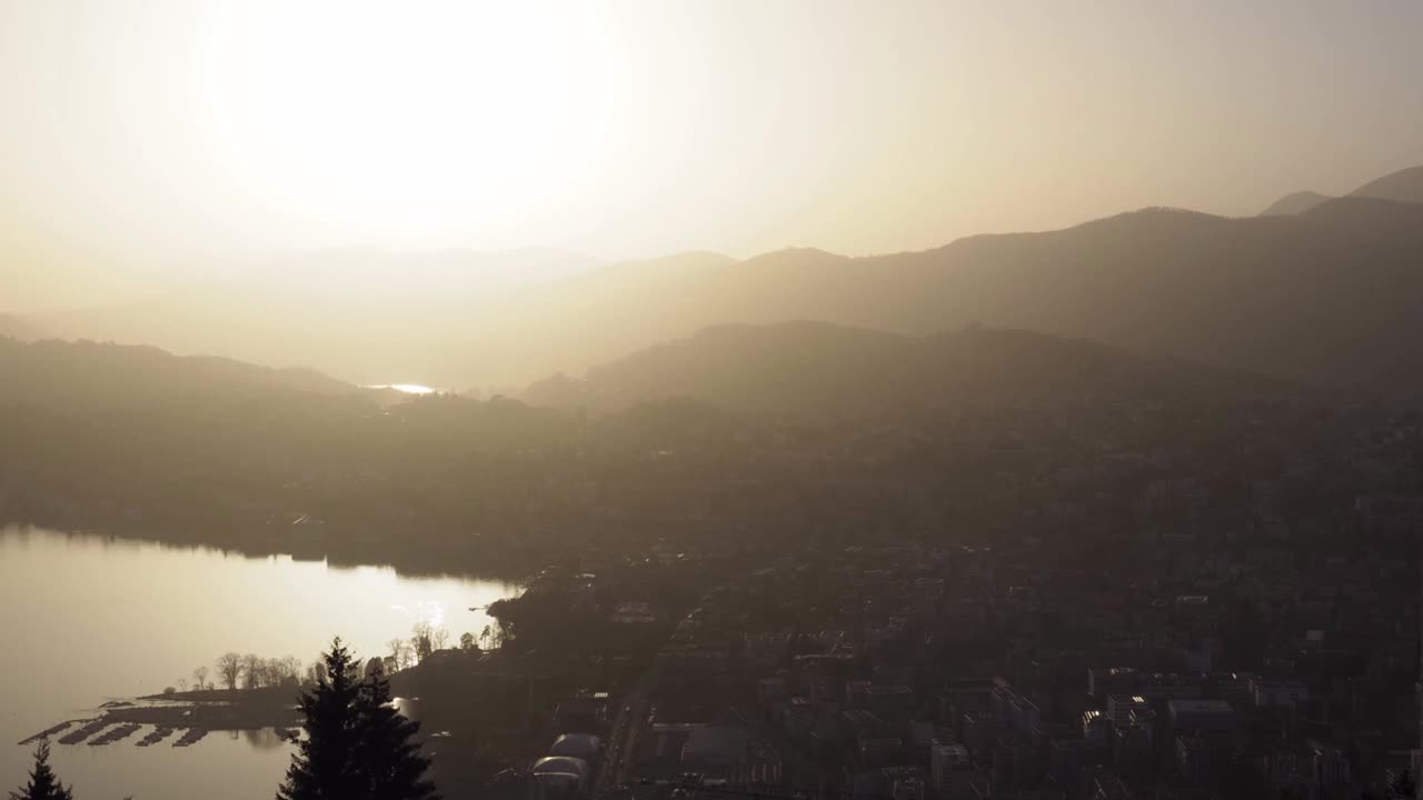 卢加诺市日落的时间流逝(瑞士/提契诺)视频下载