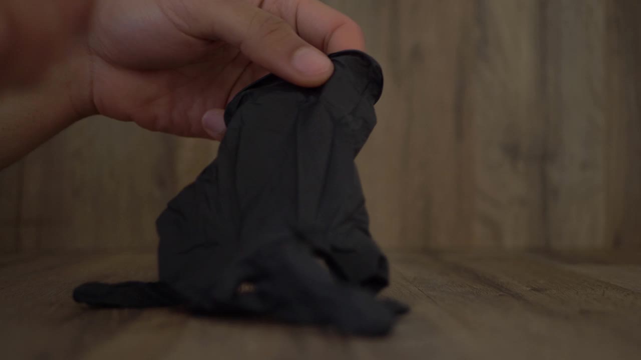 把你的黑手套放到4k上视频下载