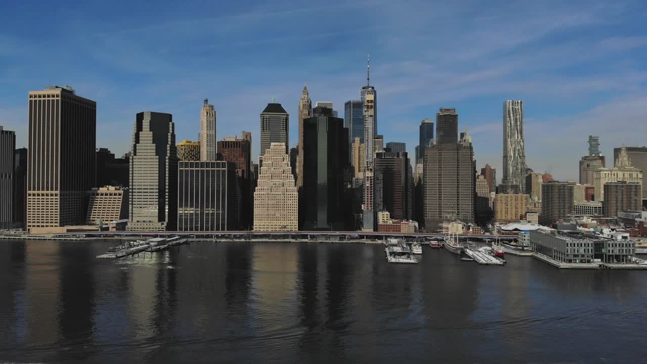 从美国纽约的空中俯瞰曼哈顿下城的令人惊叹的全景视频素材