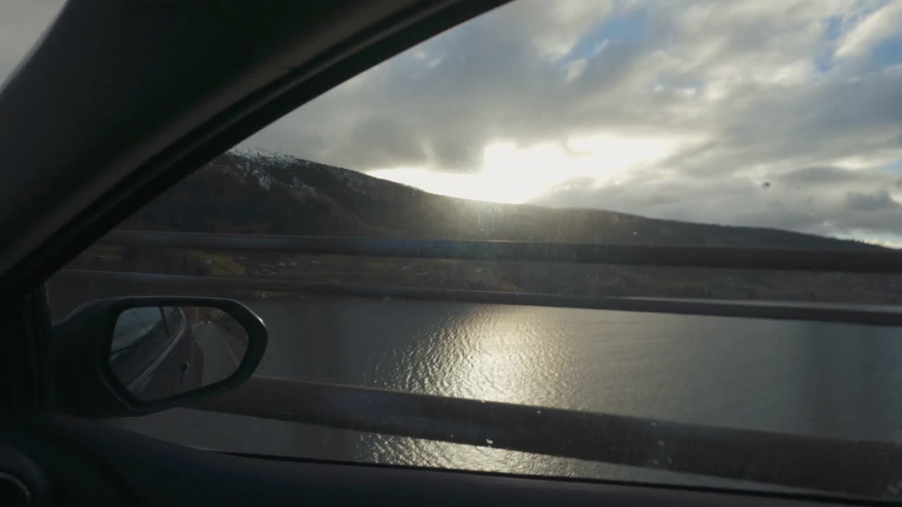 冬季驾驶POV汽车:过桥视频下载