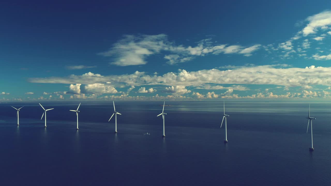 海洋中的风力涡轮机视频下载