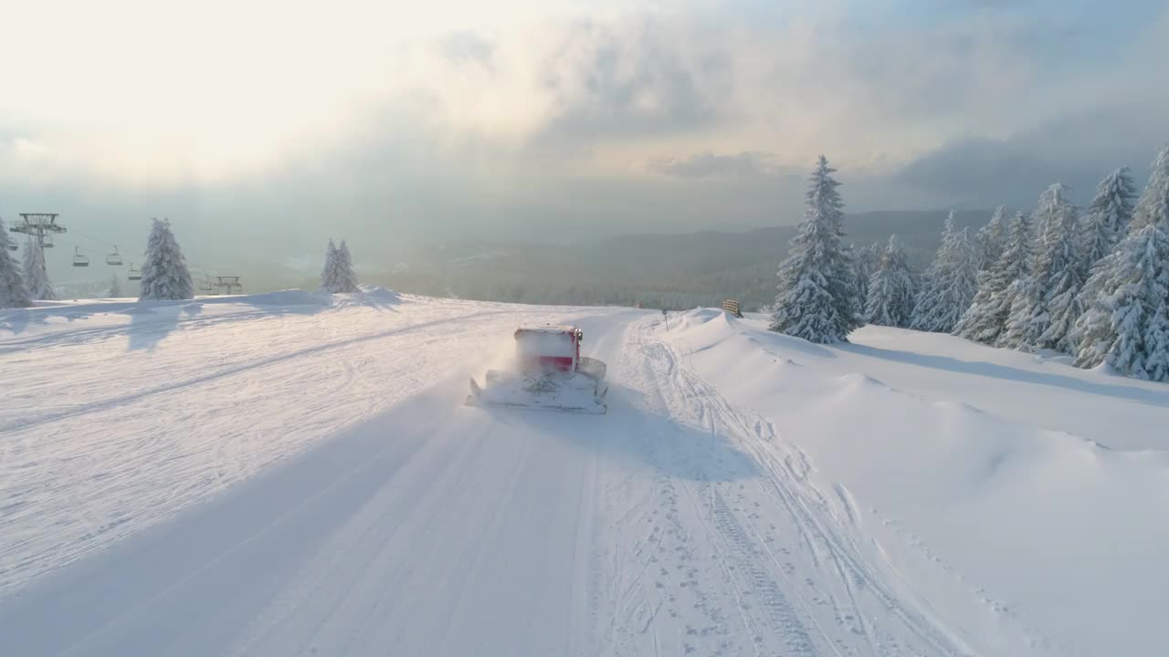Ratrak，雪整理机视频下载
