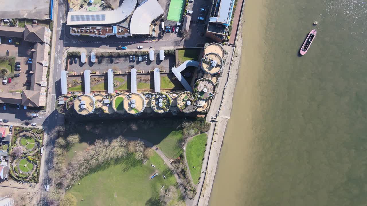鸟瞰比克度假胜地，英国，伦敦空中视频素材