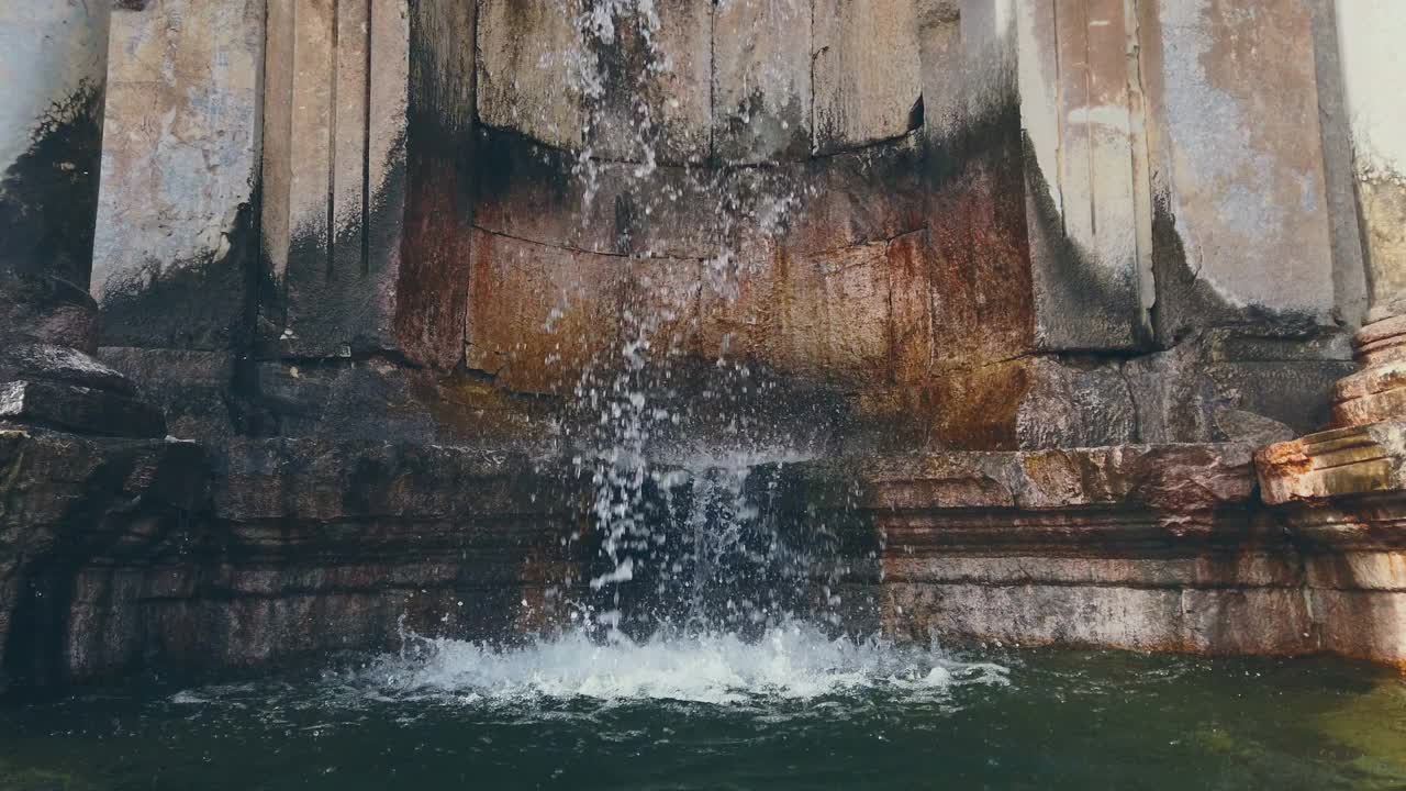 萨加拉索斯古城的安东尼喷泉视频下载