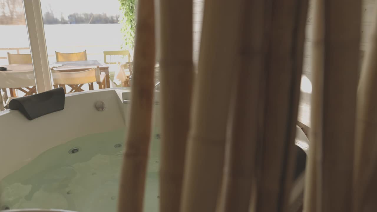 浴缸进水视频下载