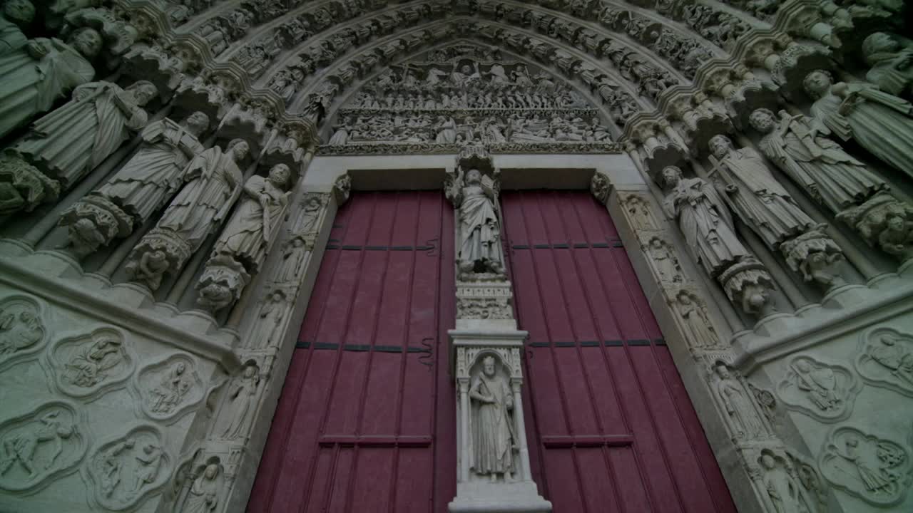 法国亚眠大教堂华丽的入口视频下载