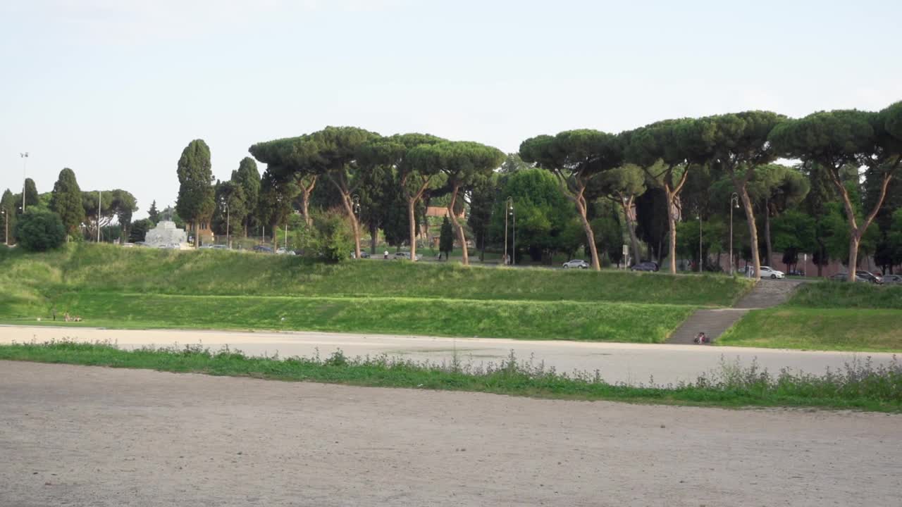 意大利罗马马西莫马戏团全景图。傍晚古老的历史场。相机移动侧视频下载