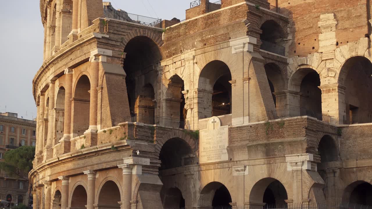 意大利著名景点罗马斗兽场。意大利首都的古代圆形剧场视频下载