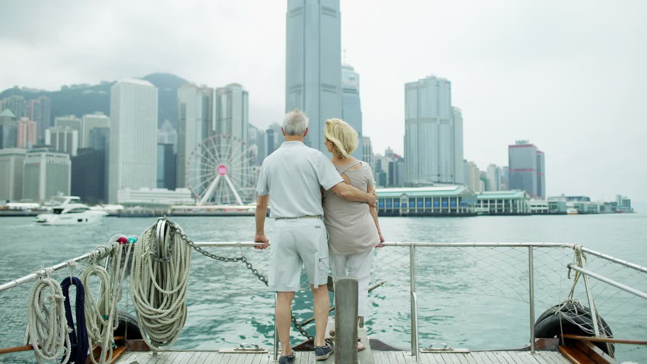 香港白种人老城摩天楼维多利亚山顶视频下载
