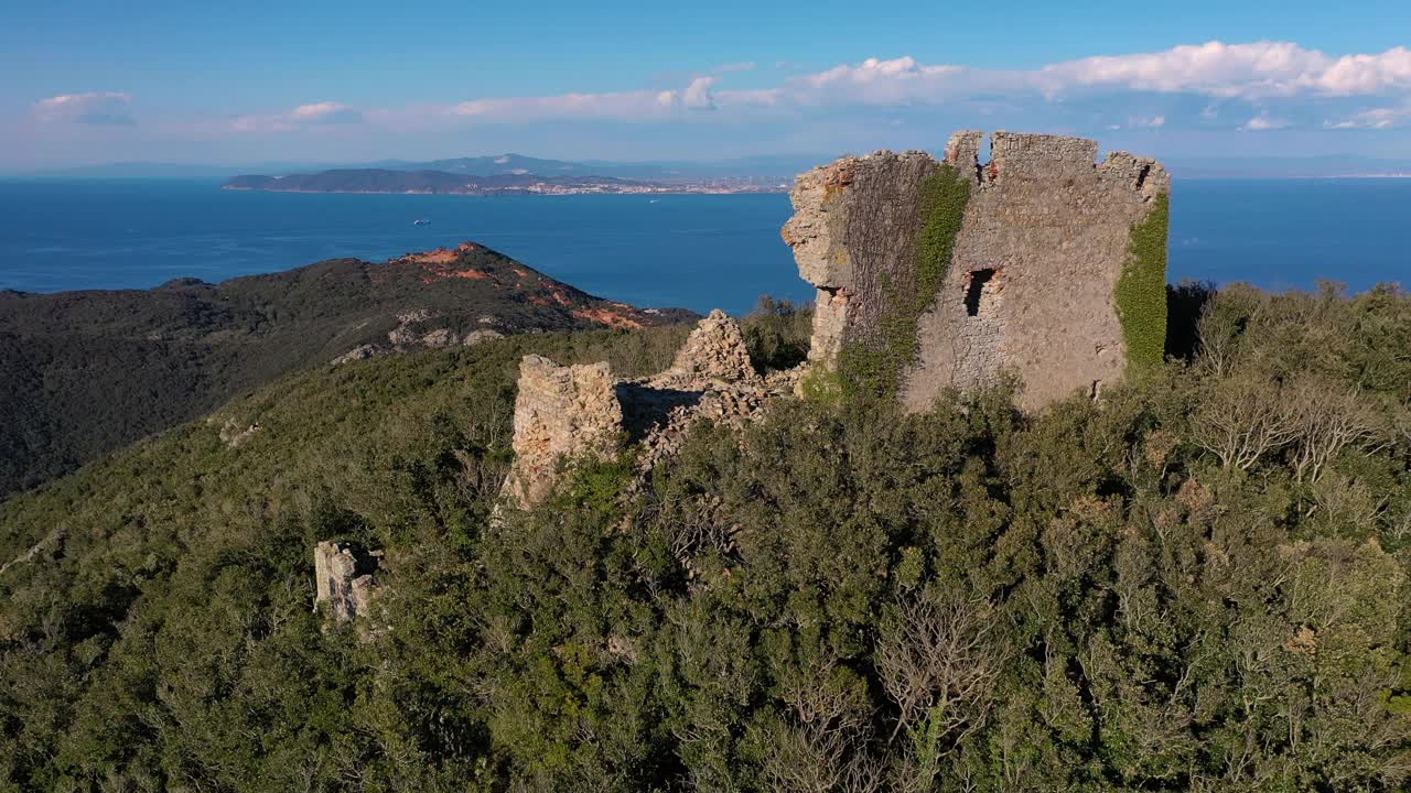 Fortezza del Giove，位于意大利托斯卡纳的厄尔巴岛上的堡垒遗址视频下载