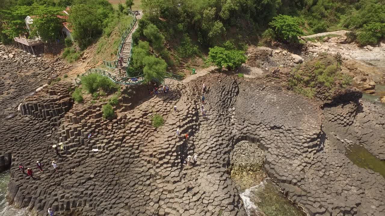 越南富颜的大堤急流——越南自然遗产视频下载
