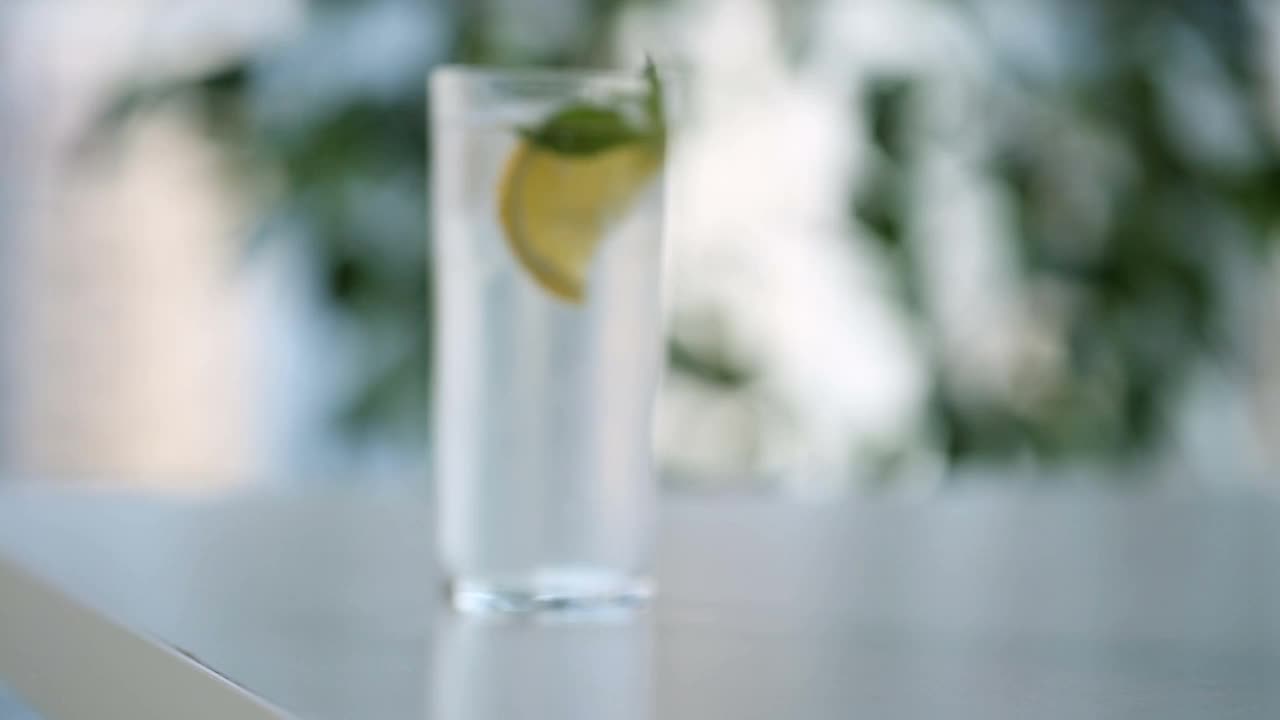 鸡尾酒:炎炎夏日的冷饮视频下载