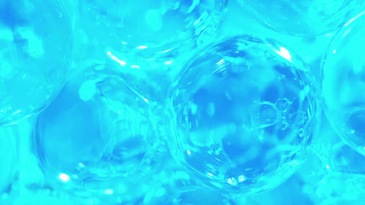透明的球。视频下载