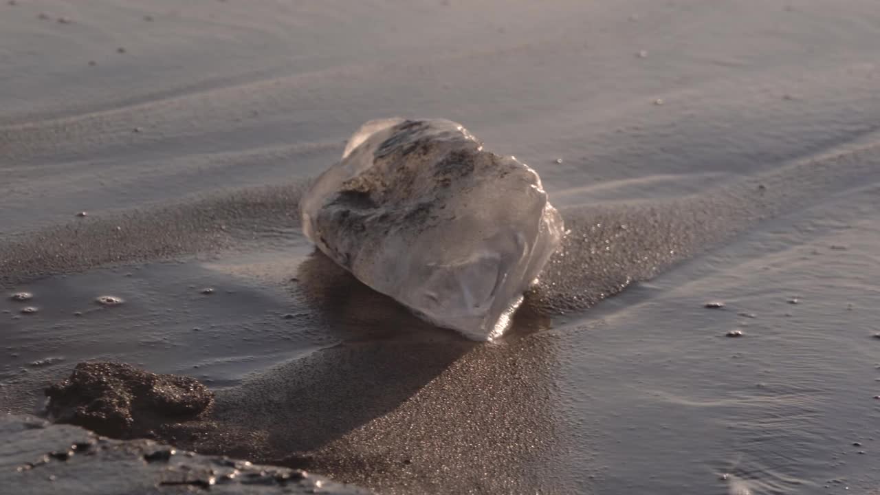 CU海滩上的珠宝冰，北海道，日本视频素材