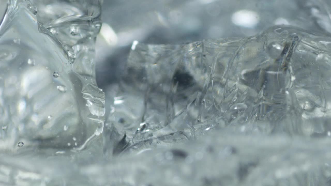 冰周围液体充满视频下载