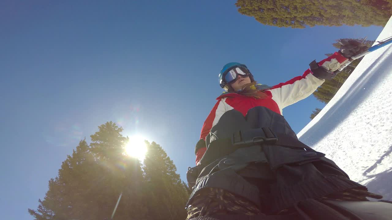 残疾女子单面滑雪视频下载
