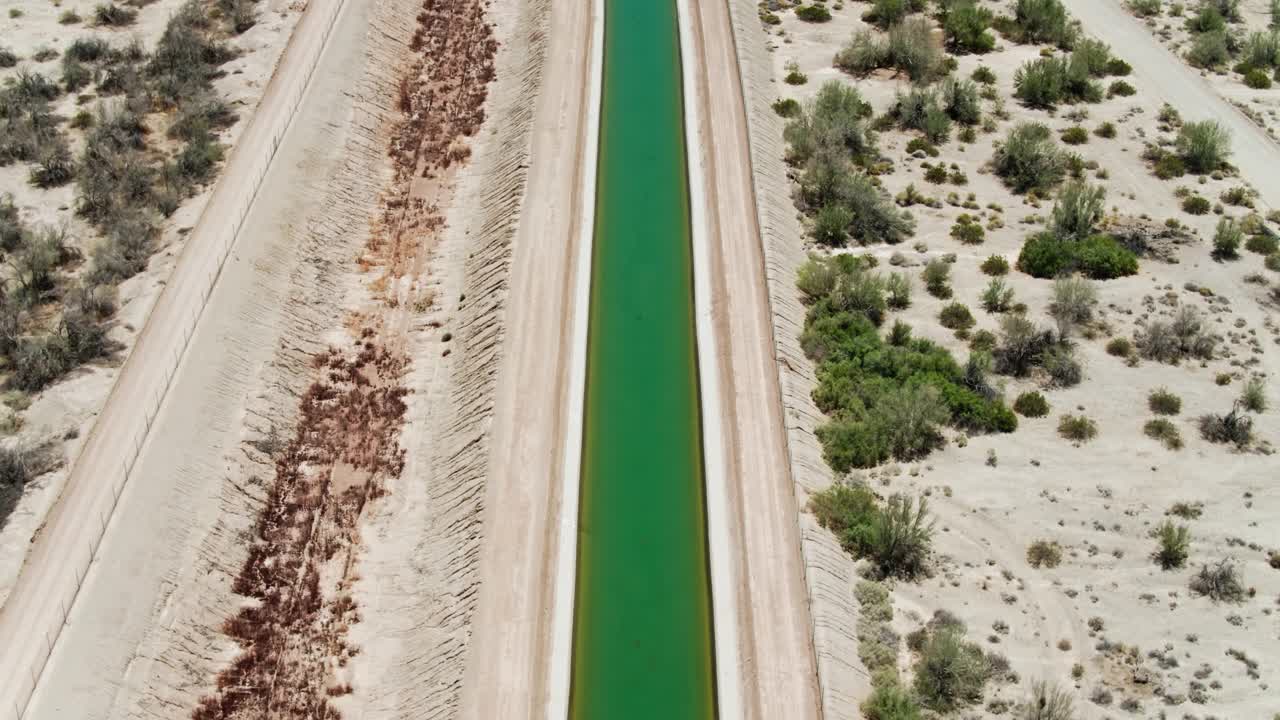 空中拍摄的科切拉运河在Imperial县，加州视频素材