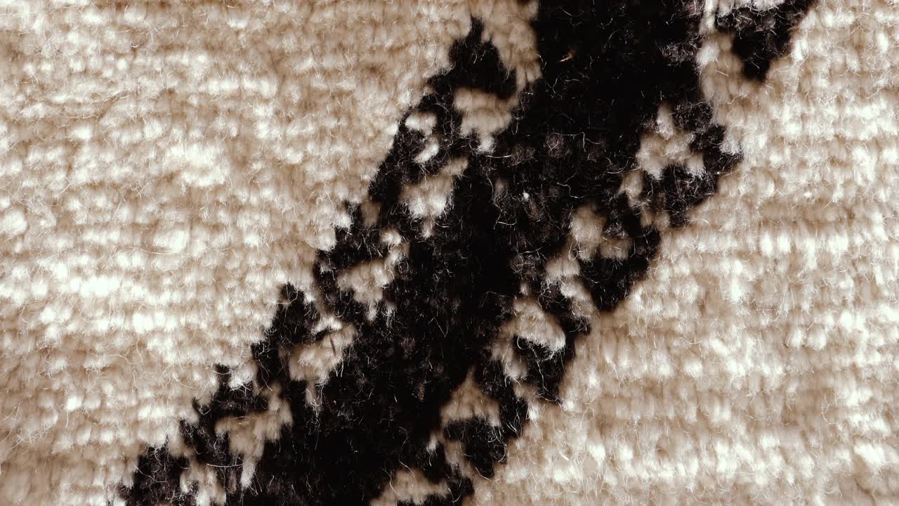 摩洛哥柏柏尔地毯与现代抽象设计。视频下载
