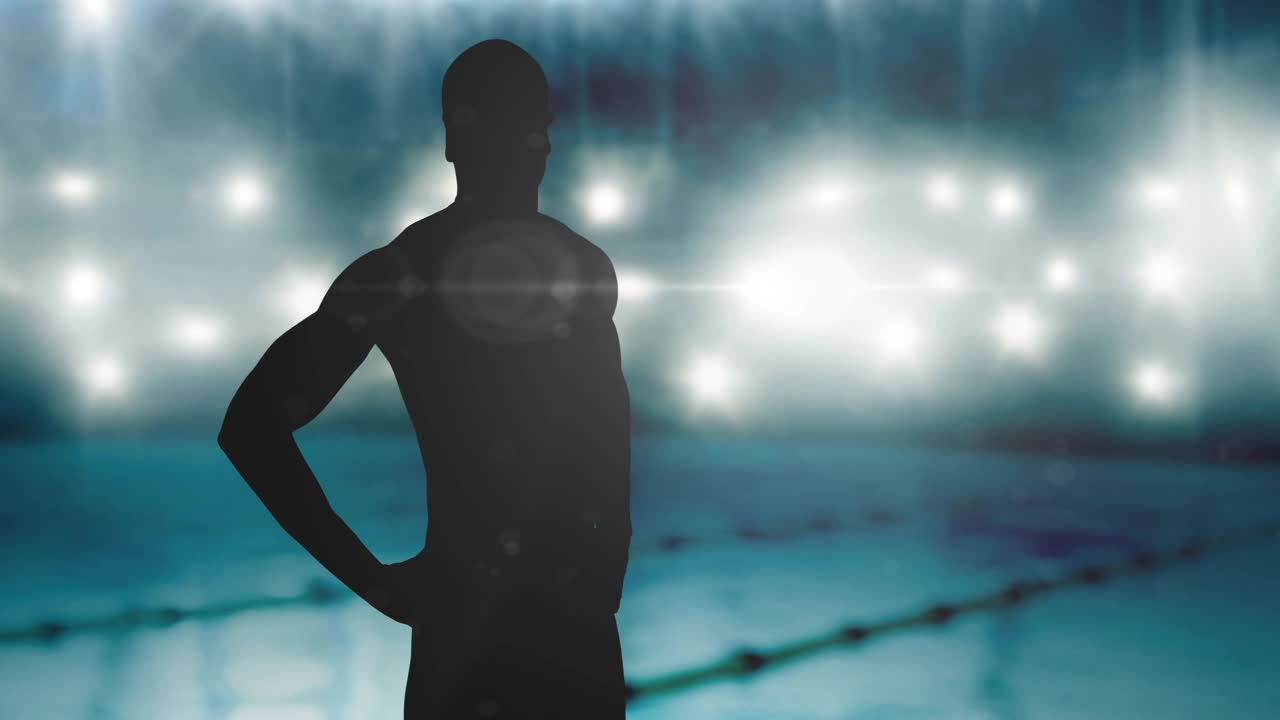动画剪影的男性游泳者在聚光灯和游泳池视频下载