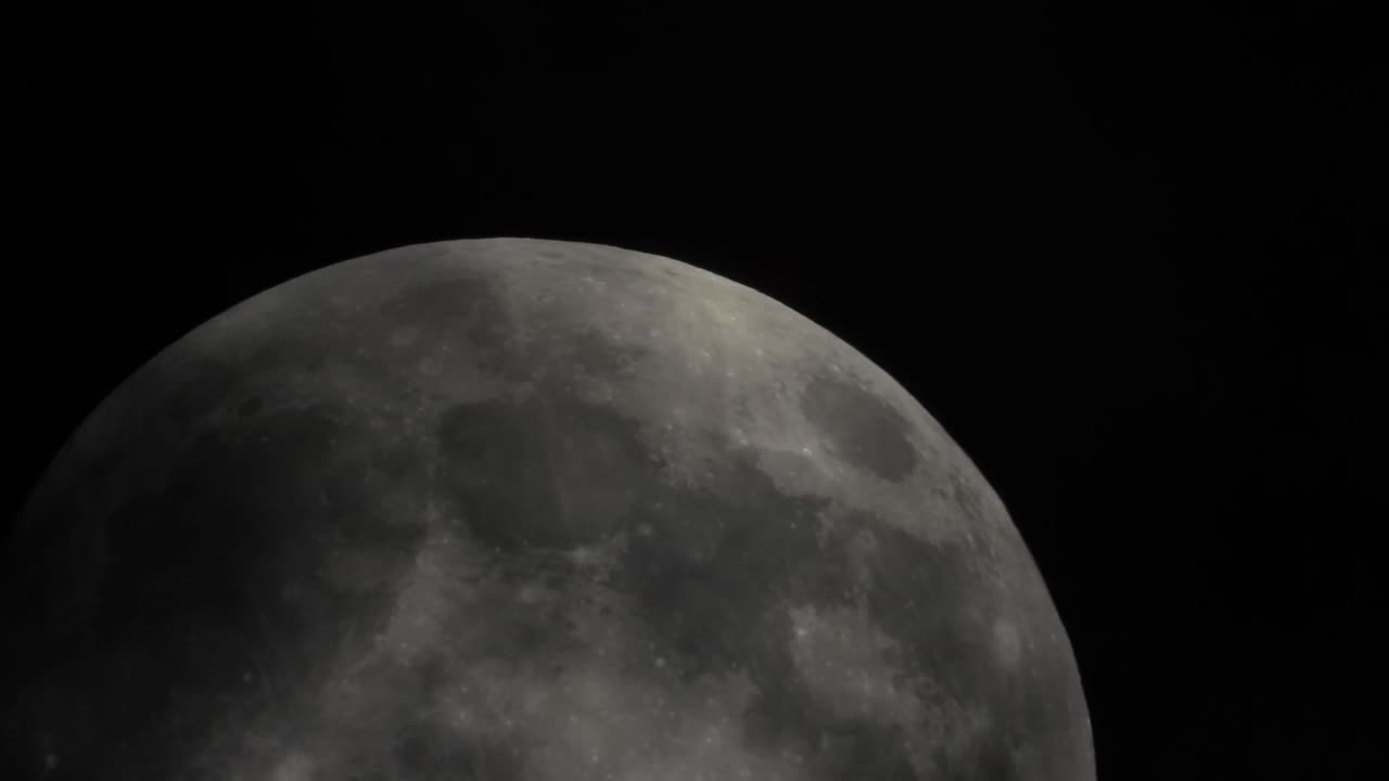 月亮和云，超级放大视频下载