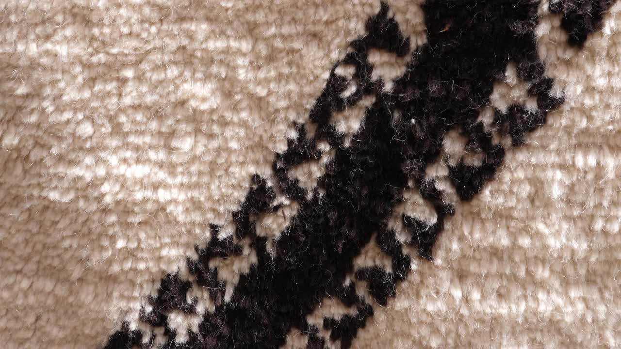 摩洛哥柏柏尔地毯与现代抽象设计。视频下载