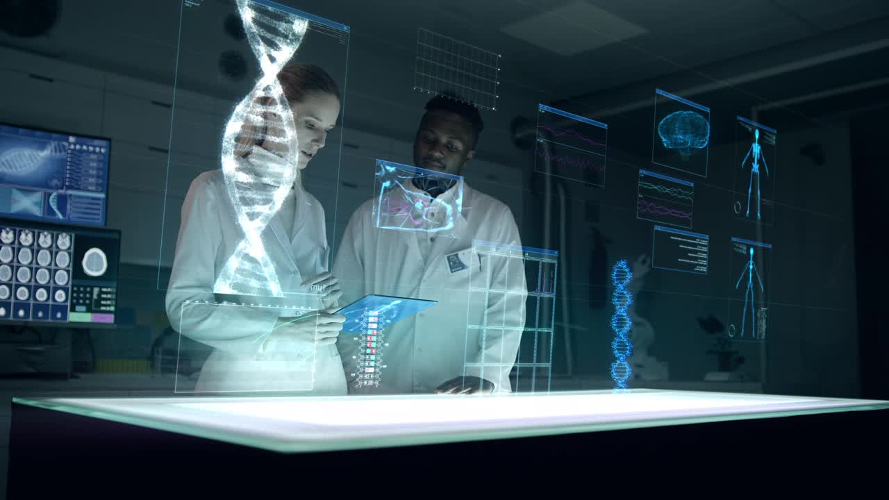 未来实验室里有各种各样的科学家。全息三维骨架和DNA螺旋结构。团队扫描虚拟病人的受伤情况。神经系统发红视频下载