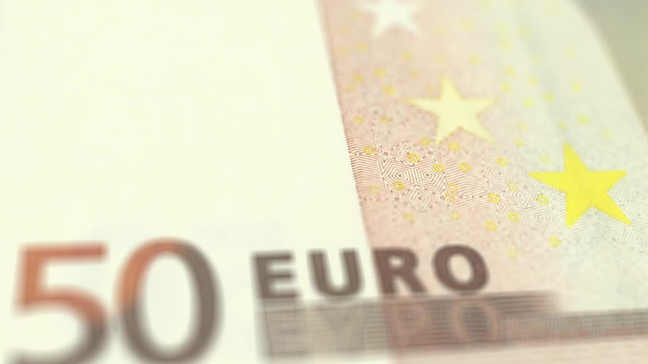 50欧元纸币- 50欧元纸币-欧洲联盟纸币-欧洲货币- 50欧元纸币，欧洲中央银行-详细的宏观特写和滑翔超过50欧元视频下载