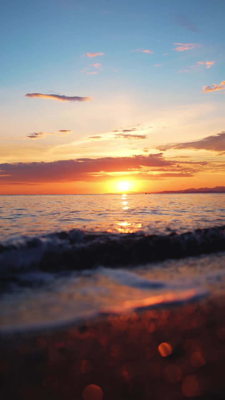 海上夕阳荡漾视频素材
