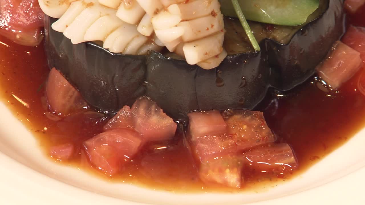 如:中国菜鱿鱼茄子，日本视频素材