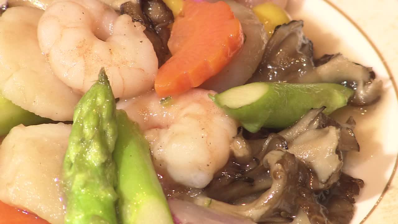 如CU，中国菜配海鲜和蔬菜，日本视频下载