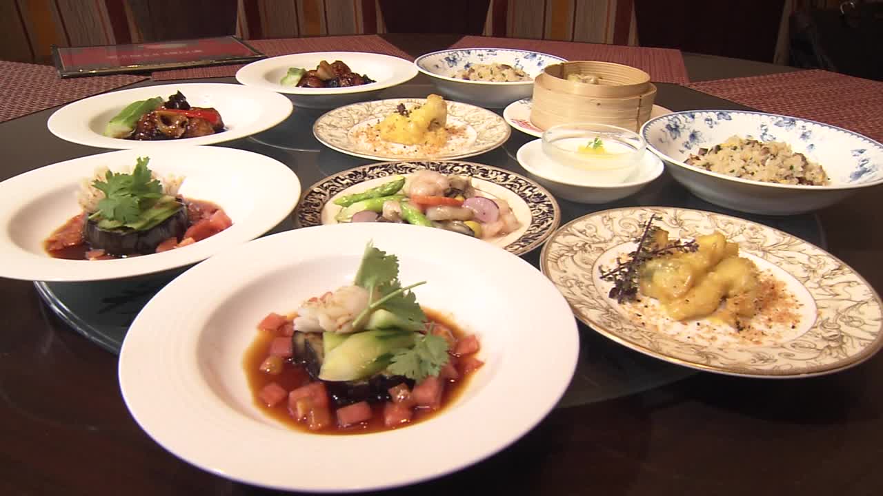 日本懒人转盘上的中国菜视频下载