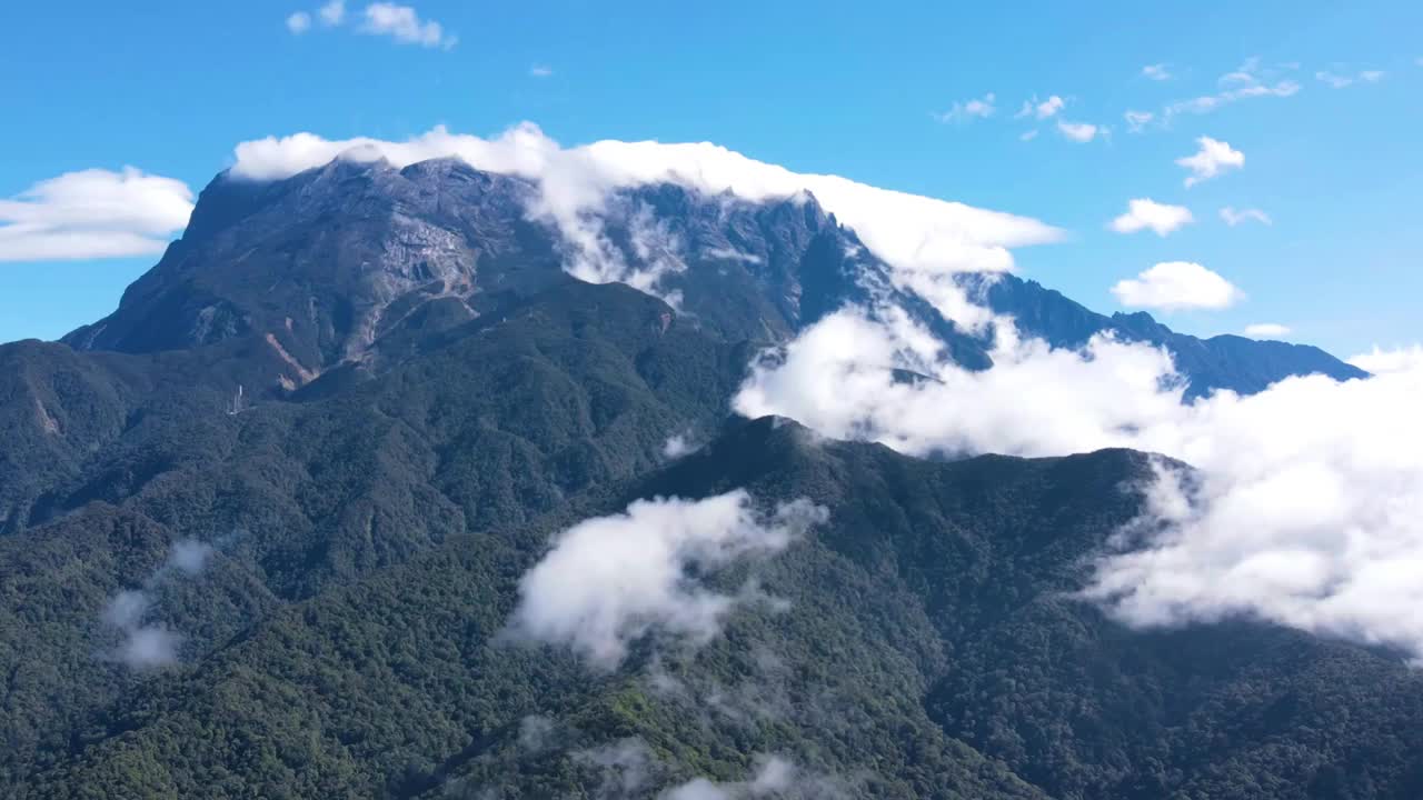 在Kundasang Ranau Sabah的Kinabalu山的特写镜头视频下载