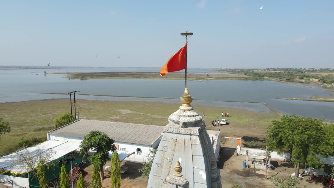 帕迪的斯瓦米纳拉扬神庙的航拍视频下载