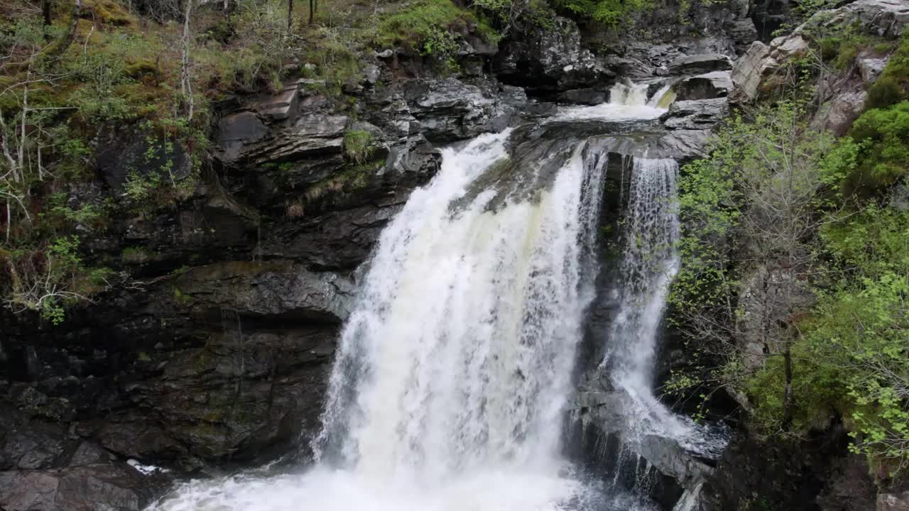 瀑布的Falloch视频素材