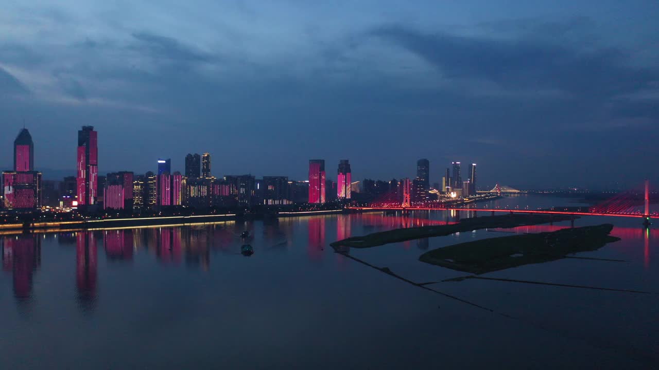河,夜晚,城市视频素材