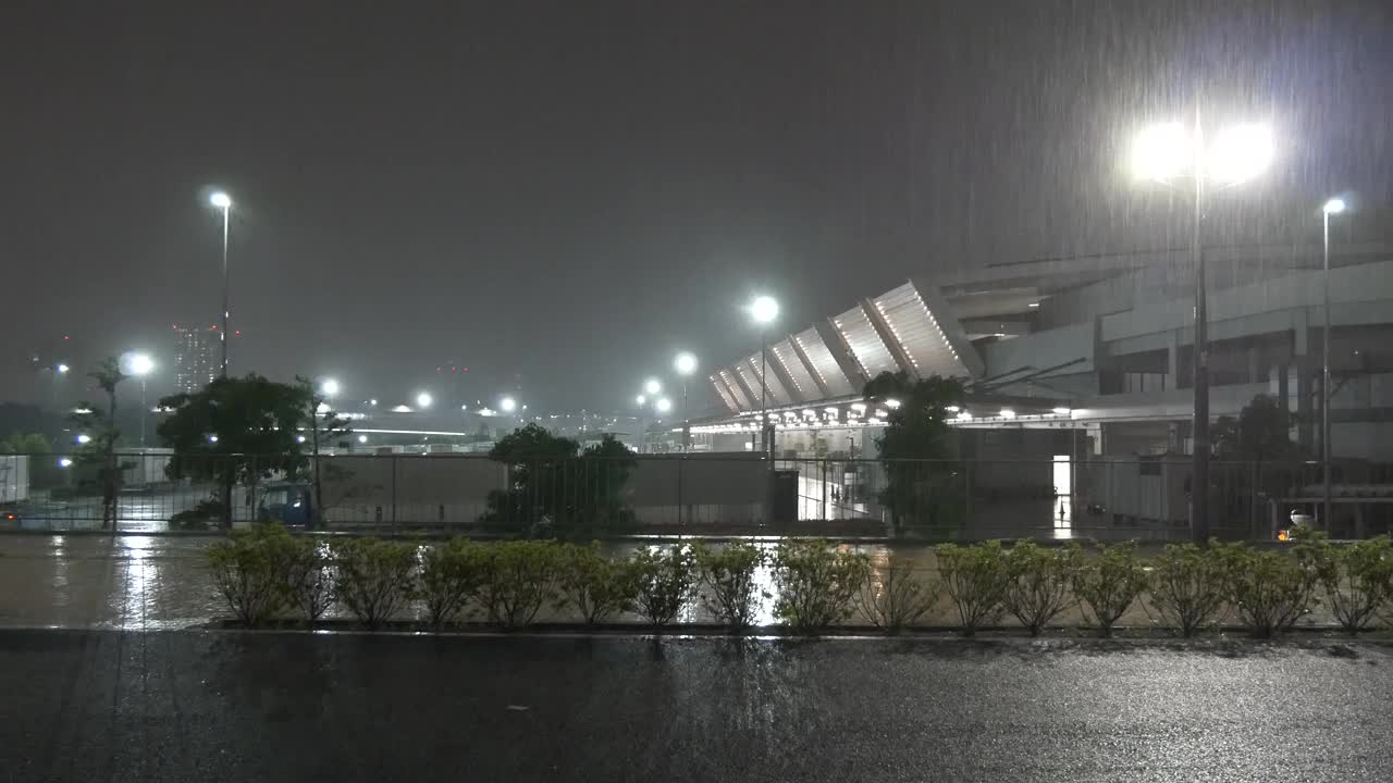 暴雨，日本东京视频下载