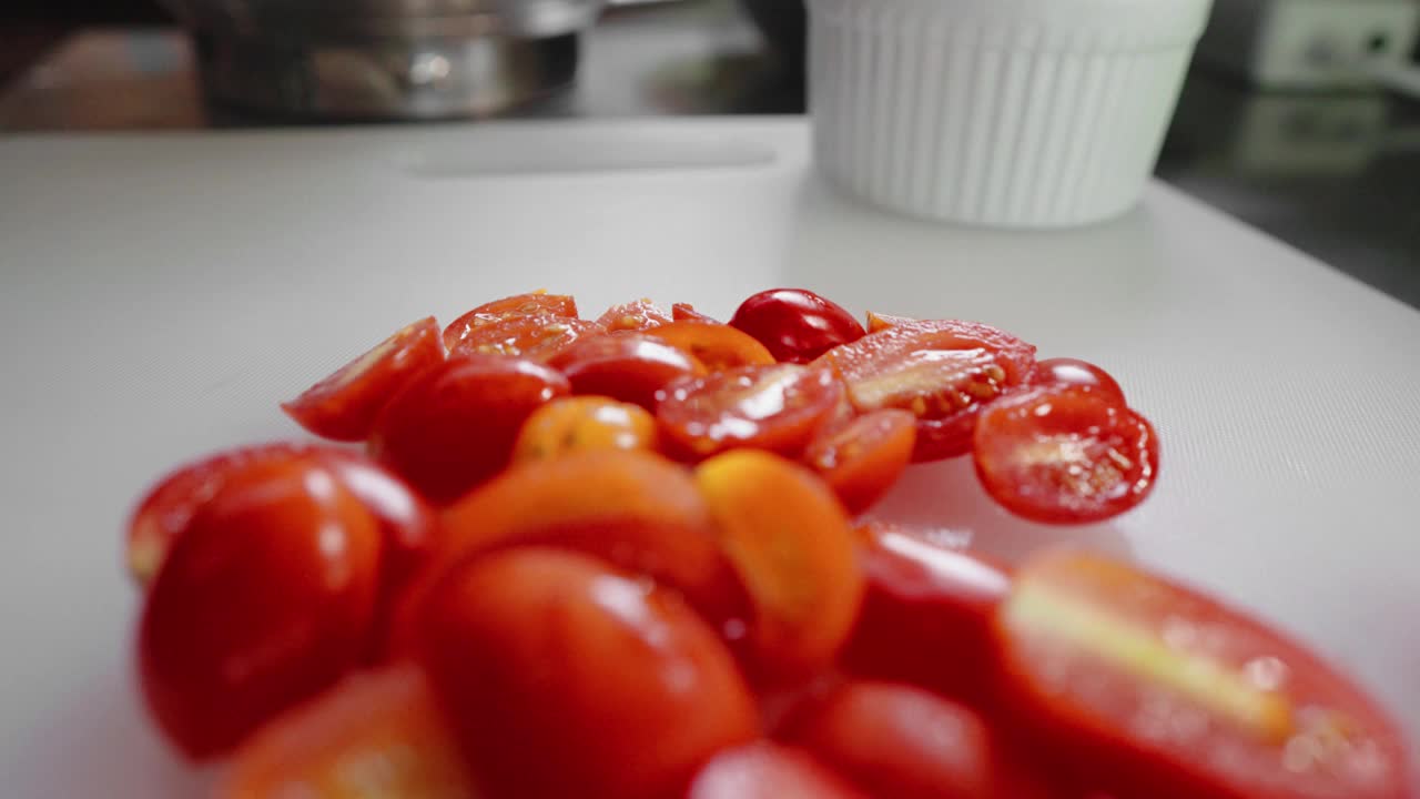 切碎的樱桃番茄视频下载