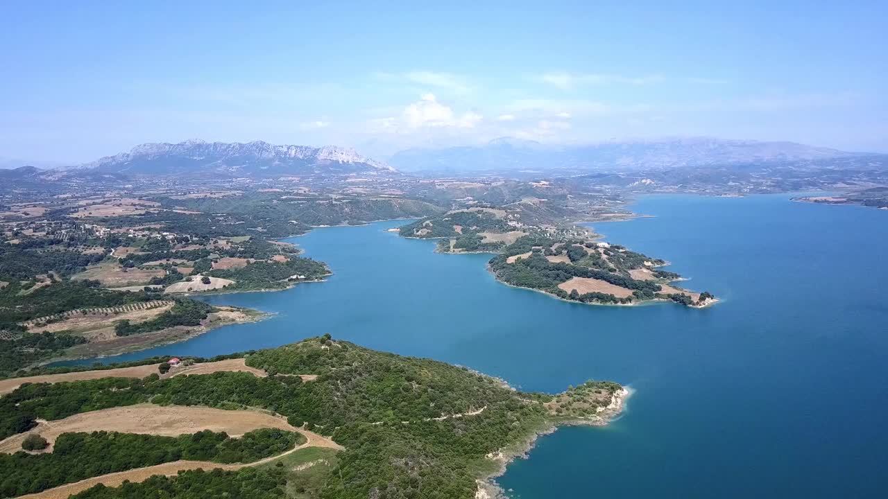 飞越希腊伯罗奔尼撒半岛的美丽风景视频下载