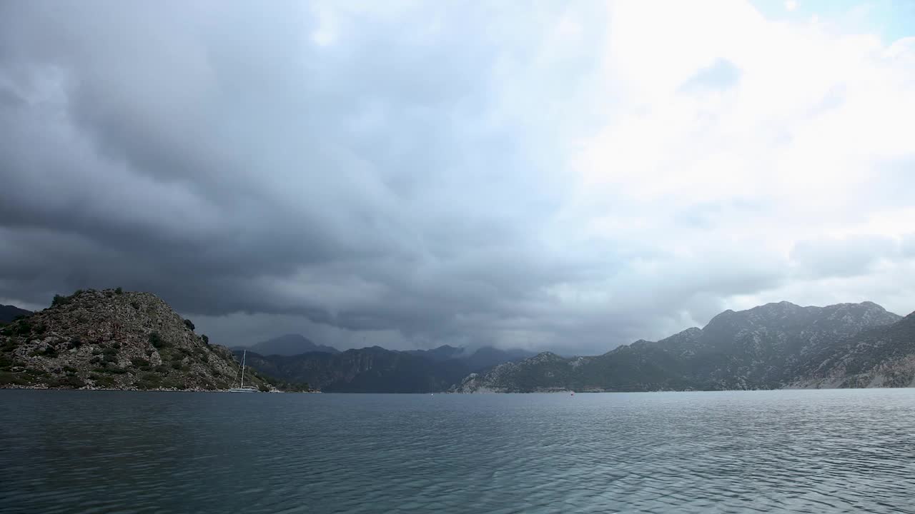 爱琴海海岸在阴天-时间流逝视频视频素材