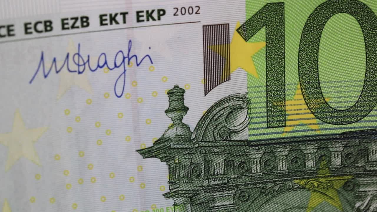 宏观欧元，收涨欧元钞100元。视频下载