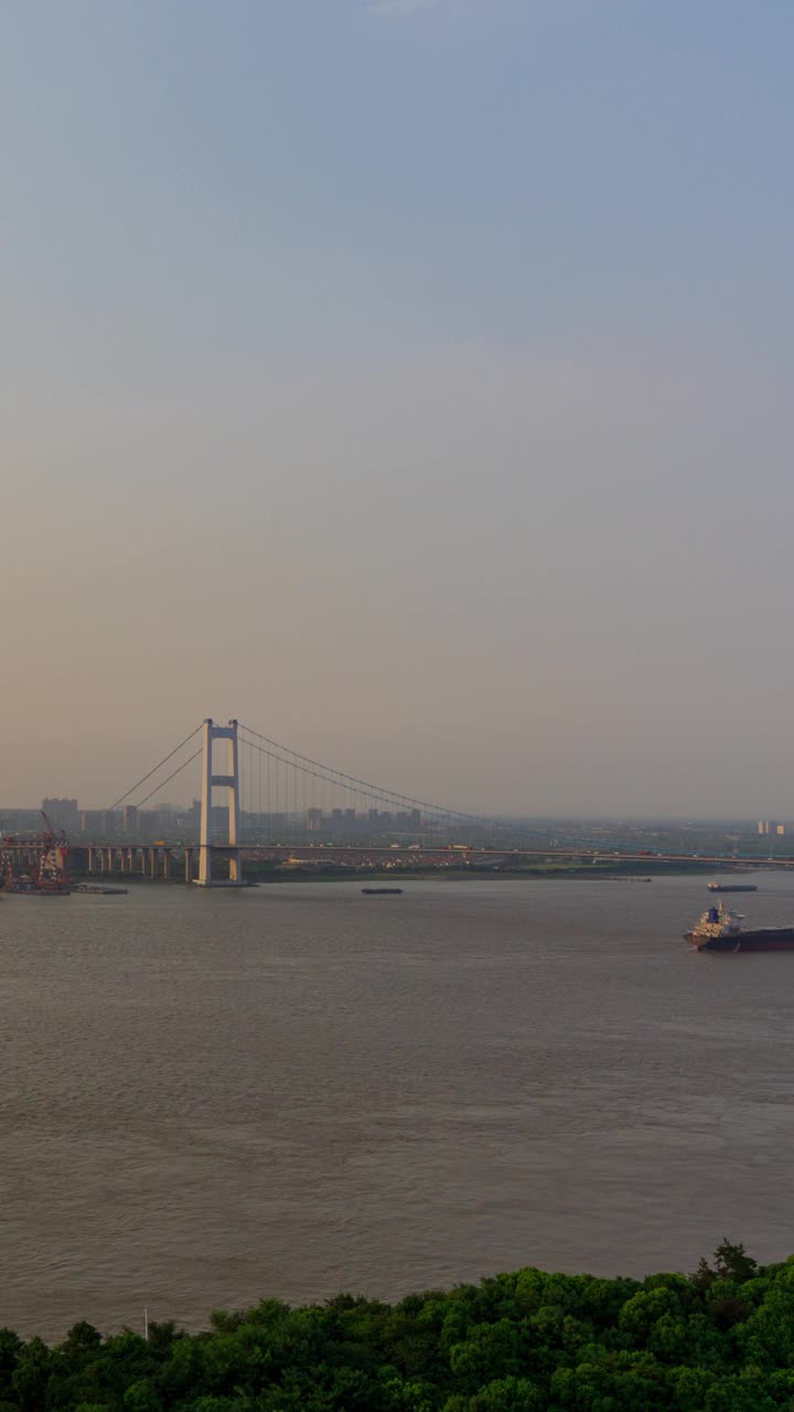 江阴大桥从日落到夜晚的时间差视频素材
