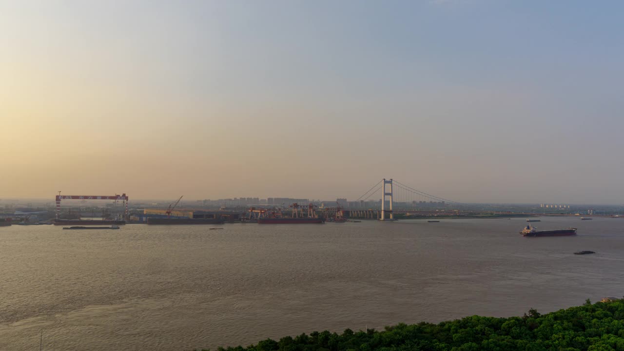 江阴大桥从日落到夜晚的时间差视频素材