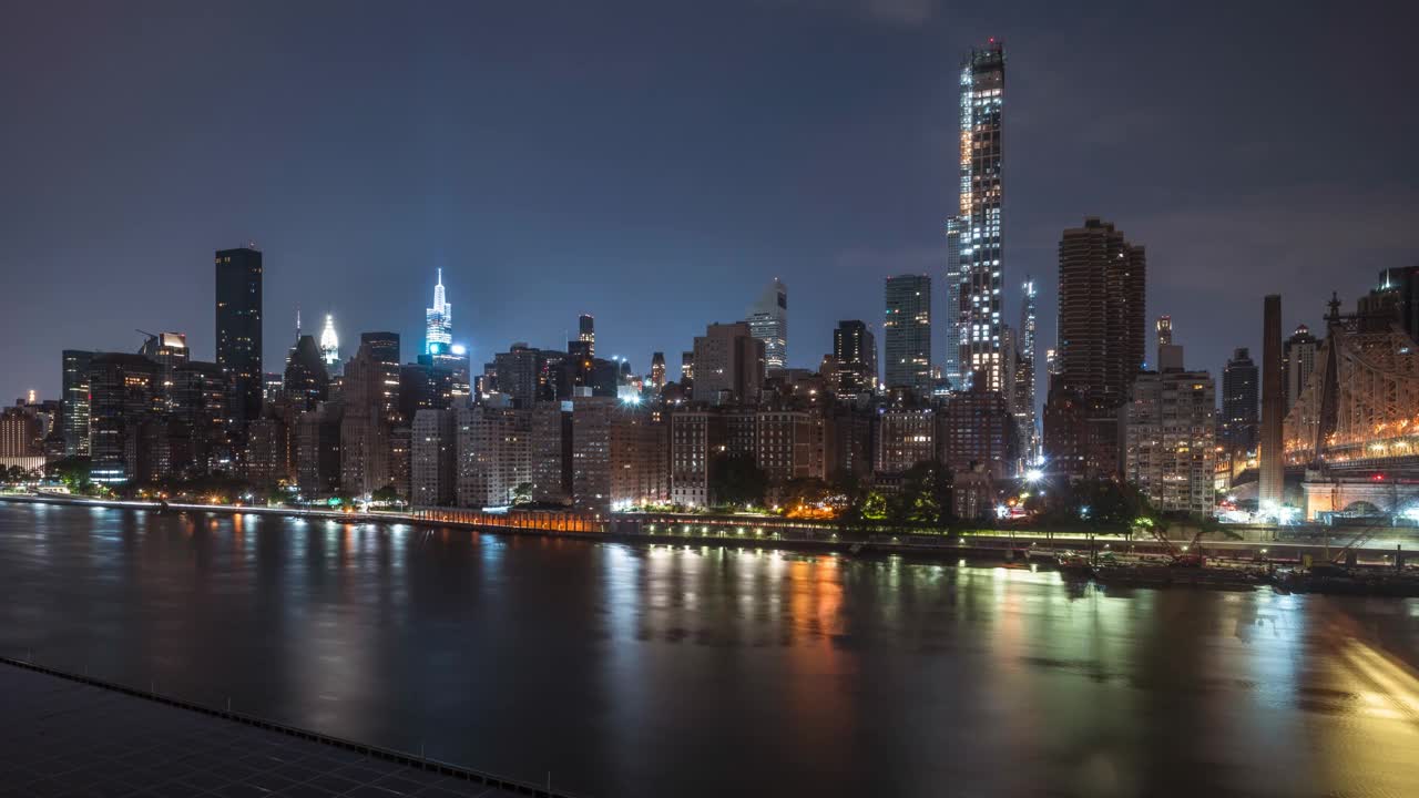 日出时间流逝东河和曼哈顿中城在纽约视频素材