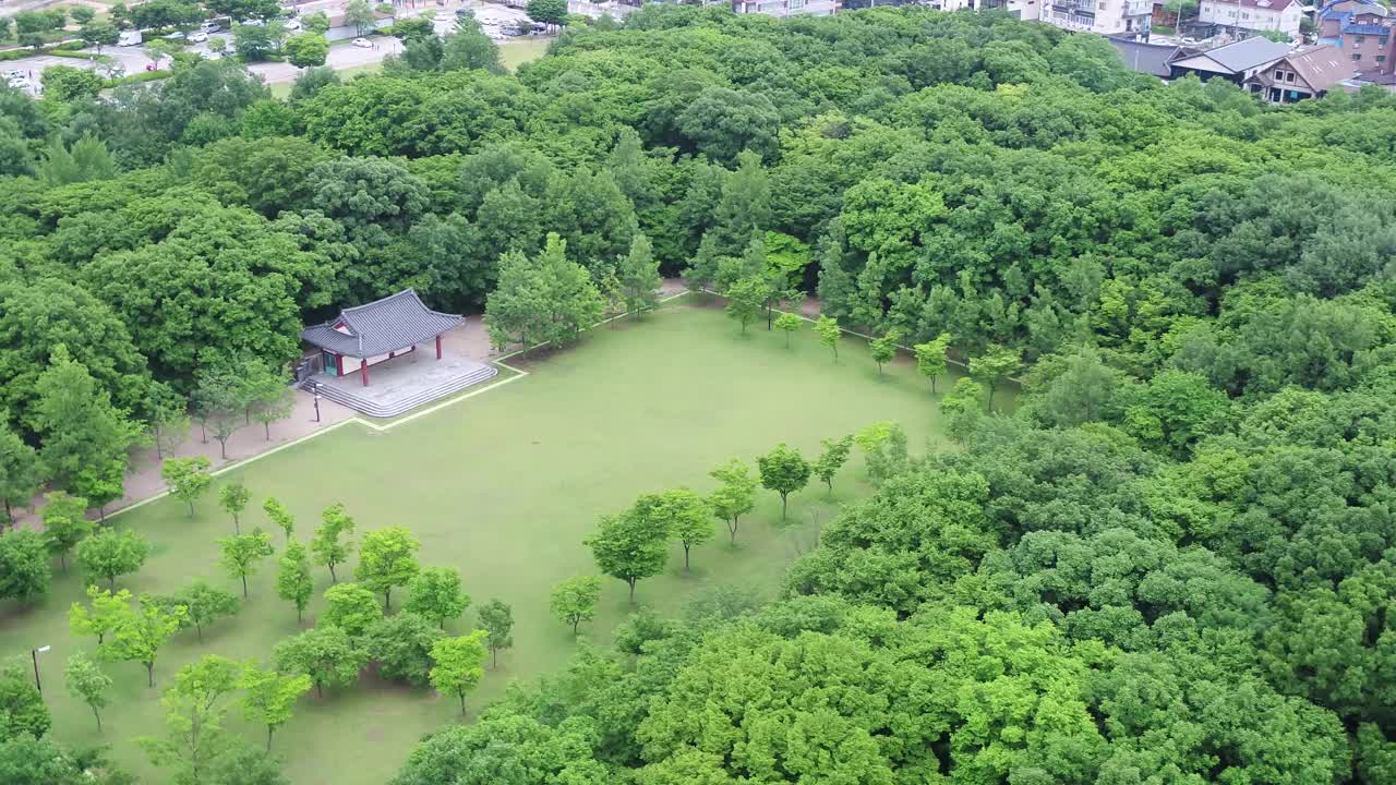 庆尚南道咸阳郡上林公园附近的村庄风景视频素材