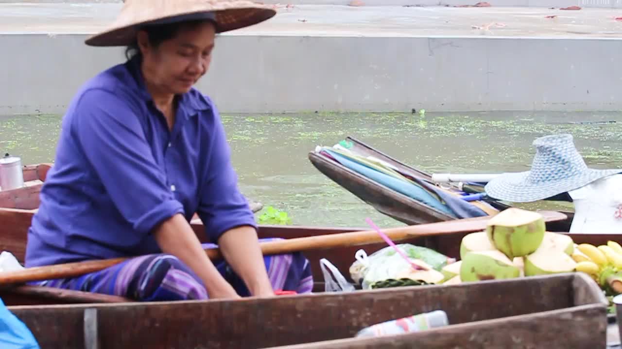 水上市场，旅游景点和购物中心的地方产品，泰国的传统文化视频下载