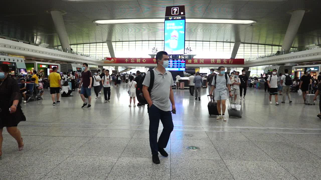 杭州东站的乘客视频素材