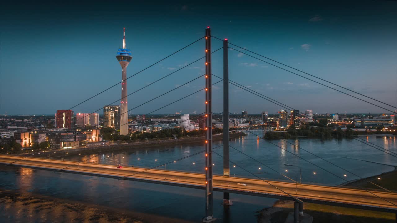 莱恩膝盖桥Düsseldorf -航拍视频素材