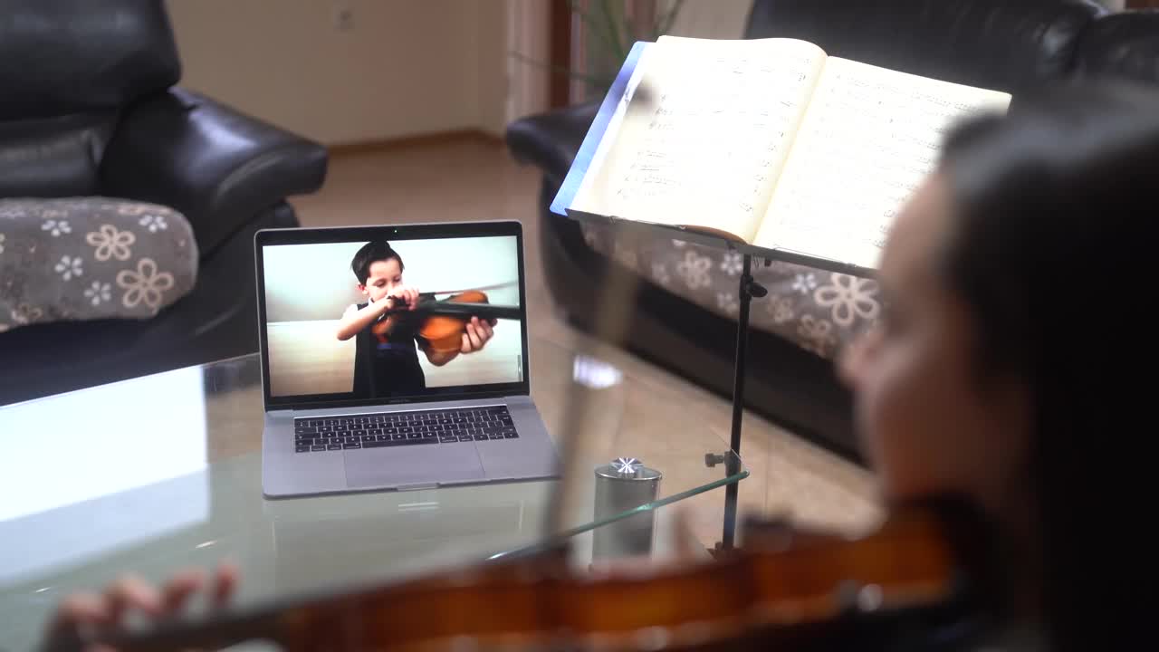 在线的小提琴课视频下载