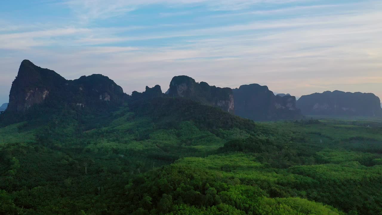 泰国甲米山的日出视频素材